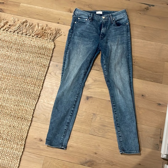 MOTHER LOOKER ANKLE JEANS TWICE SHY SIZE 28 - Picture 2 of 3
